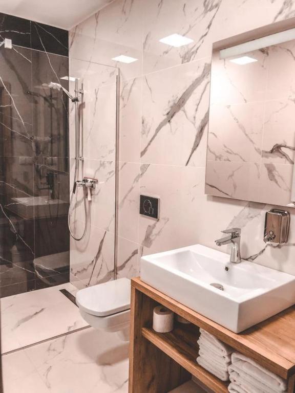 La Park Aparthotel Kudowa-Zdrój Buitenkant foto