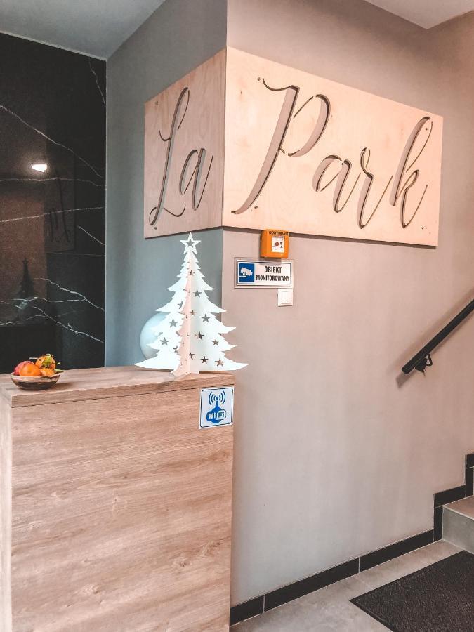 La Park Aparthotel Kudowa-Zdrój Buitenkant foto